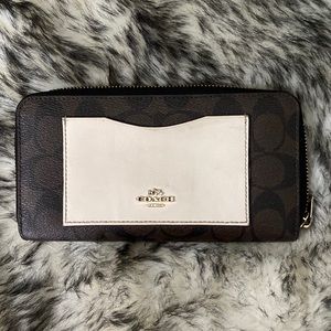 Coach Long zip around wallet